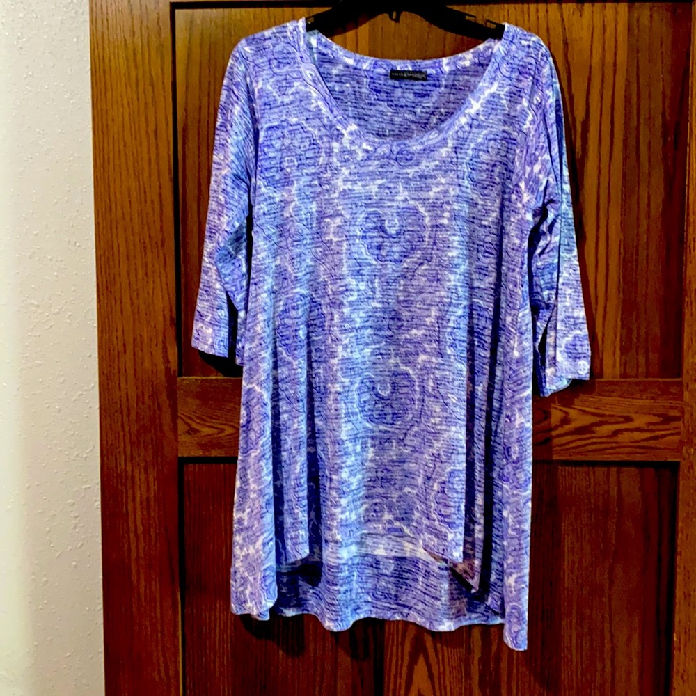 Nally & Millie blue and white 3/4 tunic